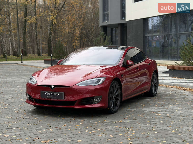Tesla Model S 2018