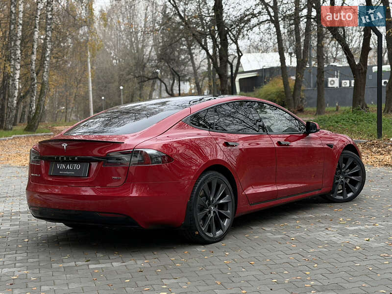 Лифтбек Tesla Model S 2018 в Тернополе