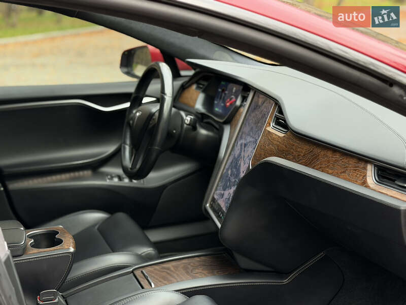 Лифтбек Tesla Model S 2018 в Тернополе