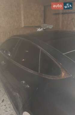 Лифтбек Tesla Model S 2017 в Ивано-Франковске