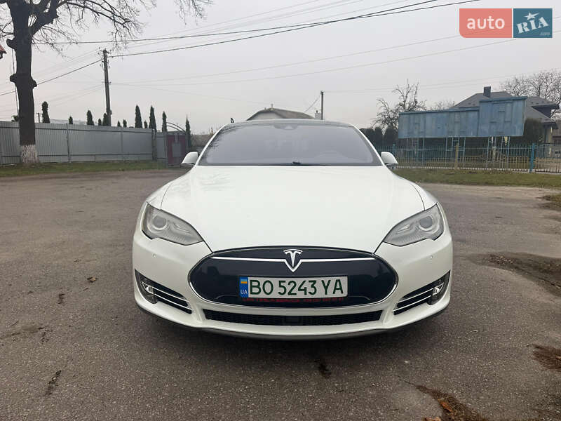 Ліфтбек Tesla Model S 2016 в Тернополі фото 4 Ліфтбек Tesla Model S 2016 в Тернополі