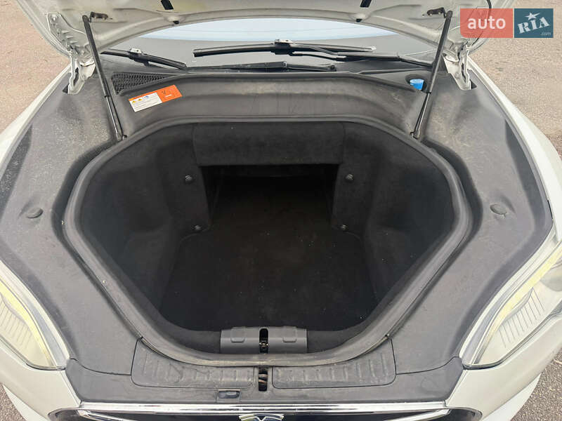 Ліфтбек Tesla Model S 2016 в Тернополі фото 9 Ліфтбек Tesla Model S 2016 в Тернополі