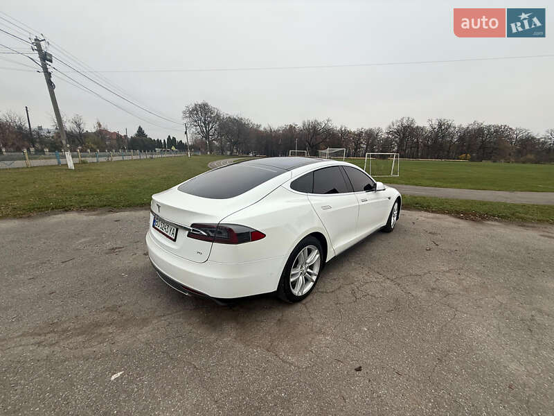 Ліфтбек Tesla Model S 2016 в Тернополі фото 12 Ліфтбек Tesla Model S 2016 в Тернополі
