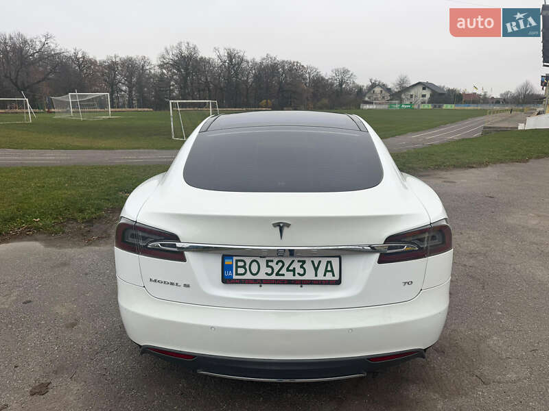 Ліфтбек Tesla Model S 2016 в Тернополі фото 13 Ліфтбек Tesla Model S 2016 в Тернополі