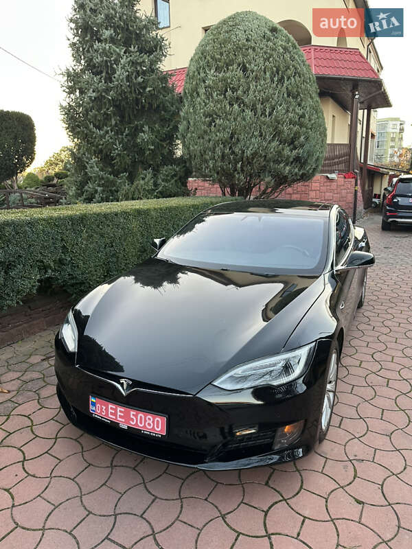 Ліфтбек Tesla Model S 2017 в Луцьку