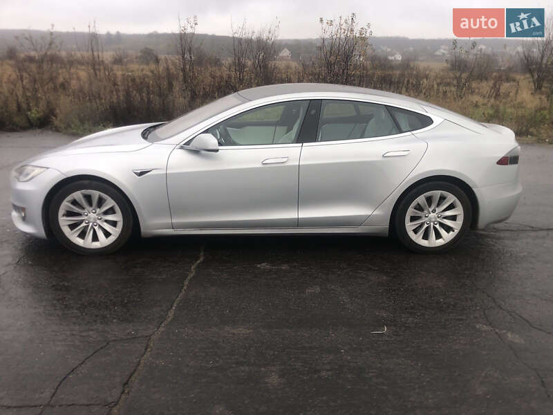 Ліфтбек Tesla Model S 2017 в Вінниці фото 2 Ліфтбек Tesla Model S 2017 в Вінниці