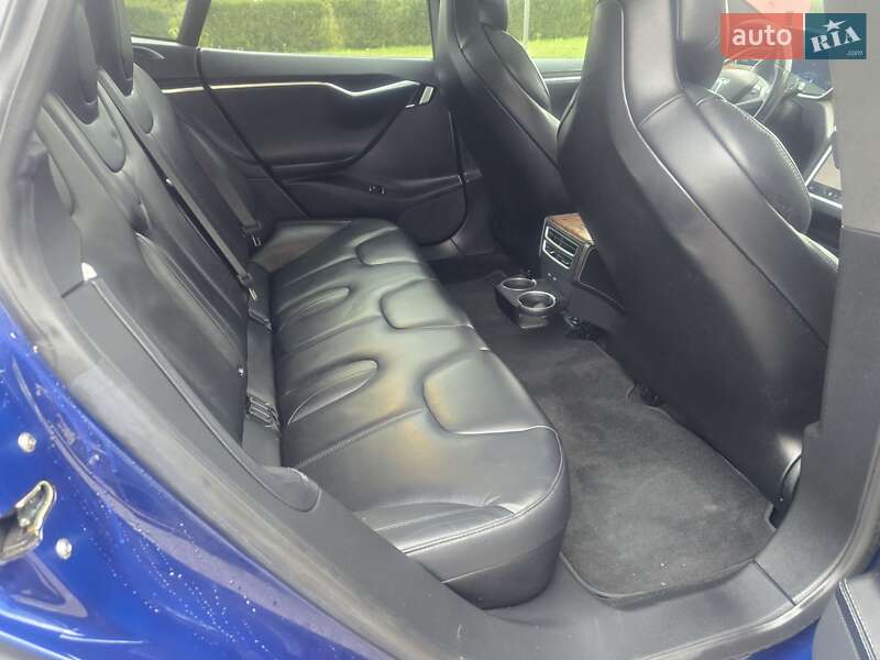 Лифтбек Tesla Model S 2017 в Тысменице фото 13 Лифтбек Tesla Model S 2017 в Тысменице