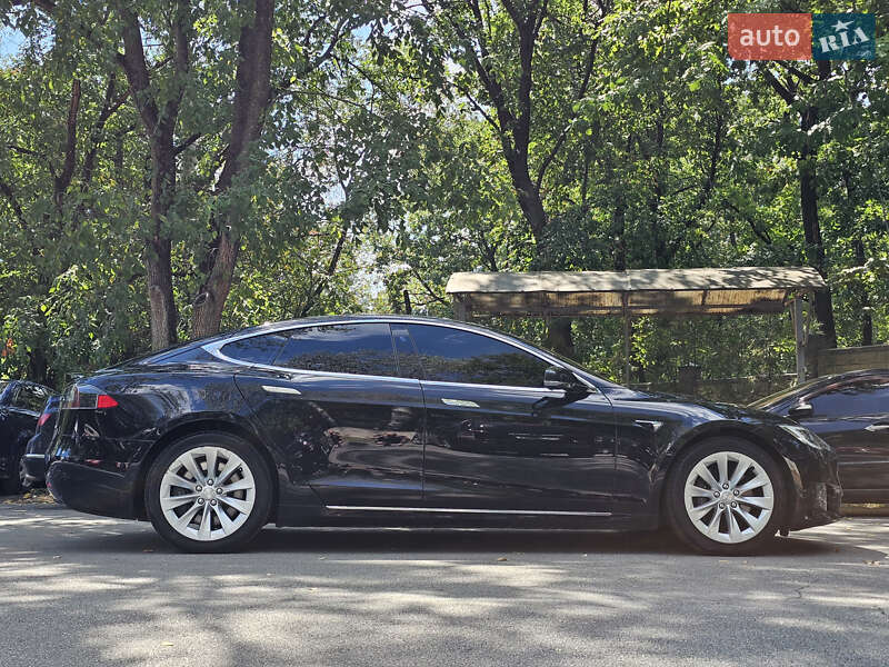 Ліфтбек Tesla Model S 2017 в Чорноморську