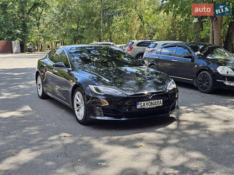 Ліфтбек Tesla Model S 2017 в Чорноморську
