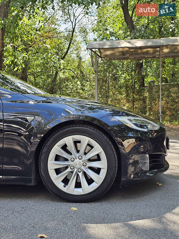 Ліфтбек Tesla Model S 2017 в Чорноморську