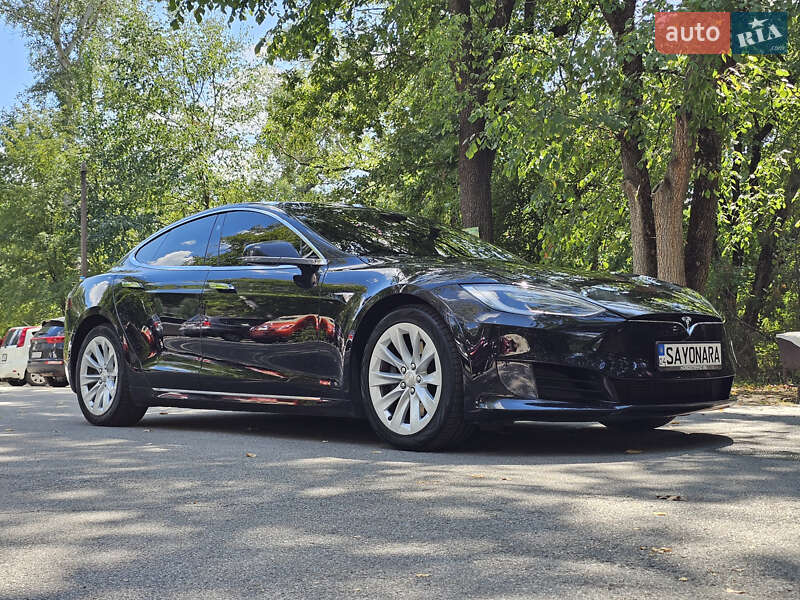 Ліфтбек Tesla Model S 2017 в Чорноморську