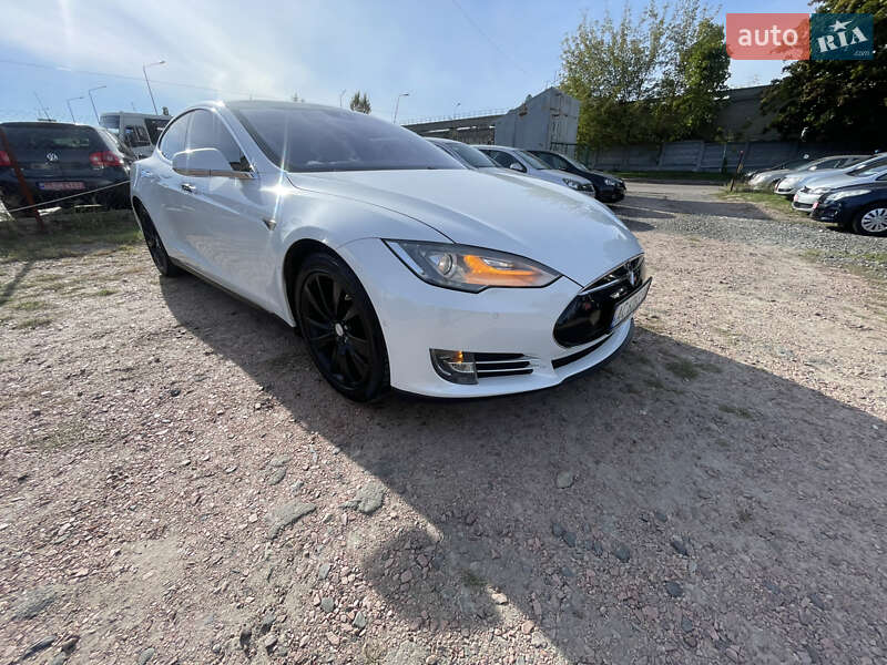 Tesla Model S 2016