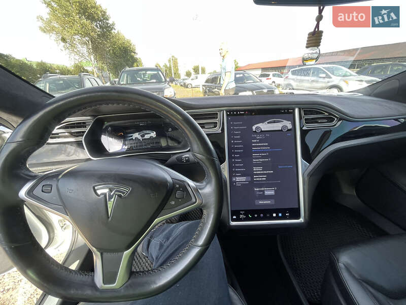 Ліфтбек Tesla Model S 2016 в Луцьку фото 12 Ліфтбек Tesla Model S 2016 в Луцьку