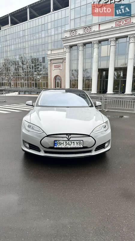 Лифтбек Tesla Model S 2013 в Одессе фото 16 Лифтбек Tesla Model S 2013 в Одессе