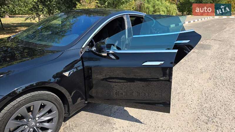 Лифтбек Tesla Model S 2019 в Запорожье фото 19 Лифтбек Tesla Model S 2019 в Запорожье