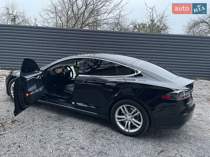 Ліфтбек Tesla Model S 2014 в Житомирі