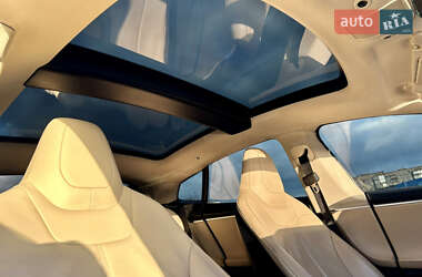 Ліфтбек Tesla Model S 2013 в Ірпені
