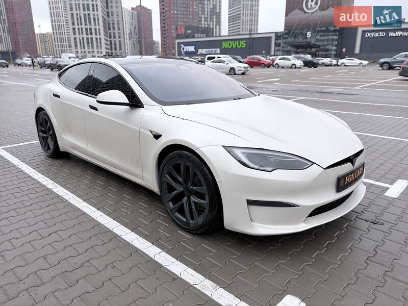 Лифтбек Tesla Model S 2022 в Киеве