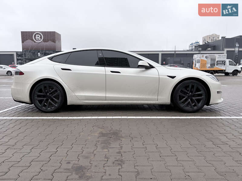 Лифтбек Tesla Model S 2022 в Киеве