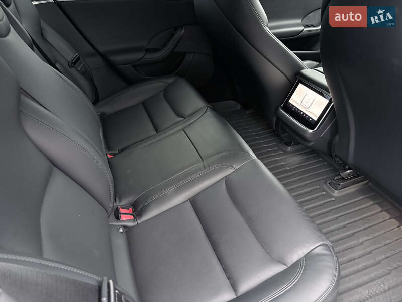 Ліфтбек Tesla Model S 2022 в Києві