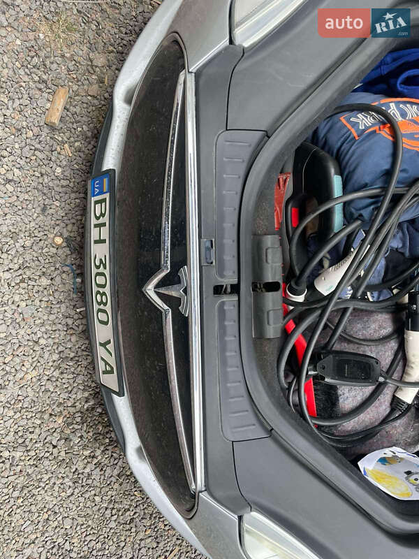 Ліфтбек Tesla Model S 2012 в Одесі фото 33 Ліфтбек Tesla Model S 2012 в Одесі