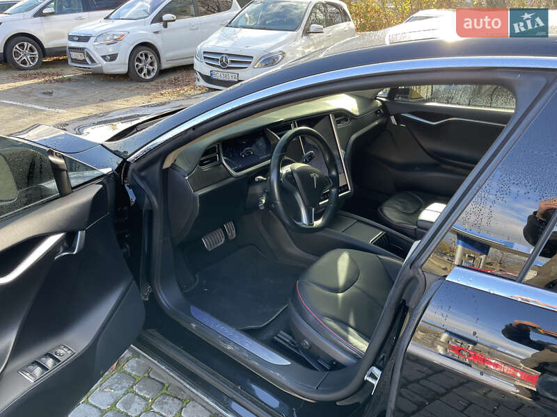 Ліфтбек Tesla Model S 2013 в Львові