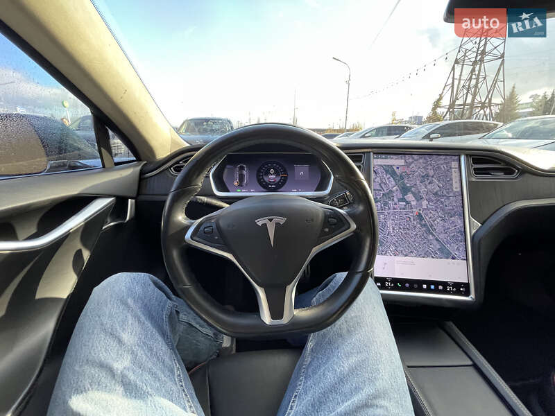 Ліфтбек Tesla Model S 2013 в Львові