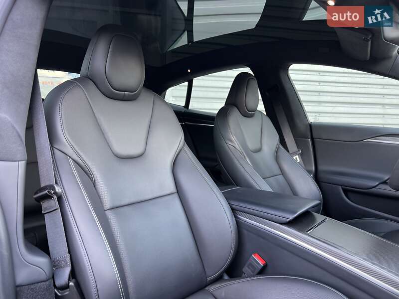 Лифтбек Tesla Model S 2022 в Киеве