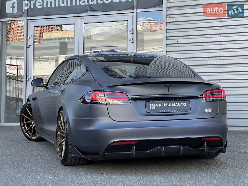 Лифтбек Tesla Model S 2022 в Киеве