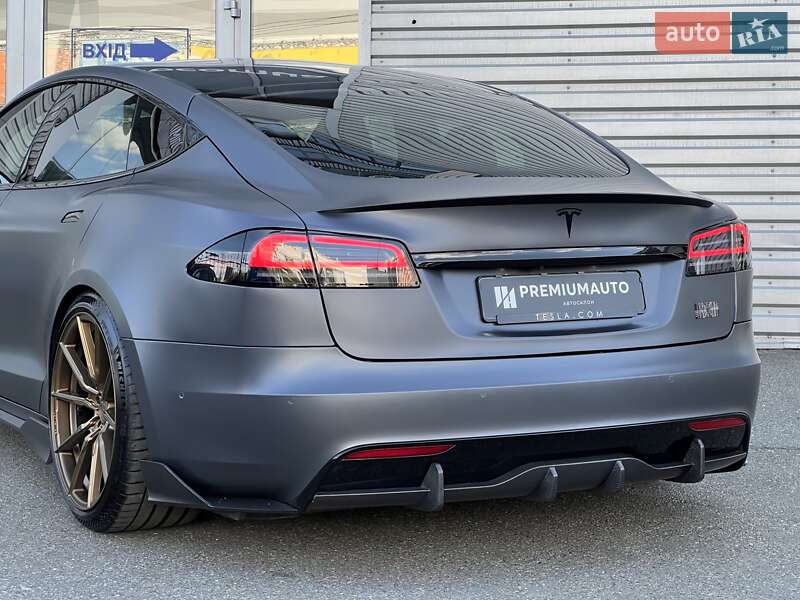 Лифтбек Tesla Model S 2022 в Киеве