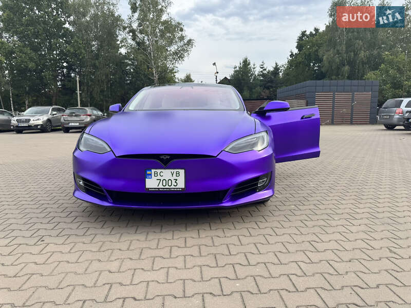 Ліфтбек Tesla Model S 2017 в Львові фото 14 Ліфтбек Tesla Model S 2017 в Львові