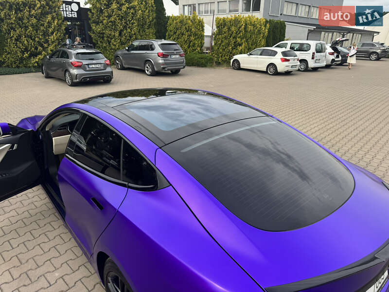 Ліфтбек Tesla Model S 2017 в Львові фото 16 Ліфтбек Tesla Model S 2017 в Львові