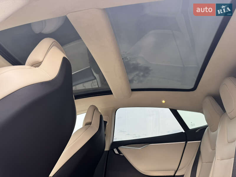 Ліфтбек Tesla Model S 2017 в Львові фото 20 Ліфтбек Tesla Model S 2017 в Львові