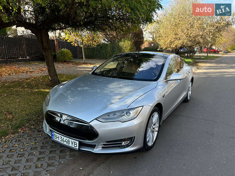 Ліфтбек Tesla Model S 2012 в Одесі фото 18 Ліфтбек Tesla Model S 2012 в Одесі
