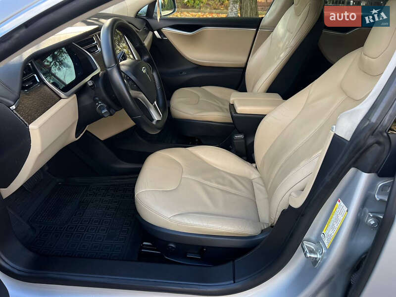 Ліфтбек Tesla Model S 2012 в Одесі фото 20 Ліфтбек Tesla Model S 2012 в Одесі