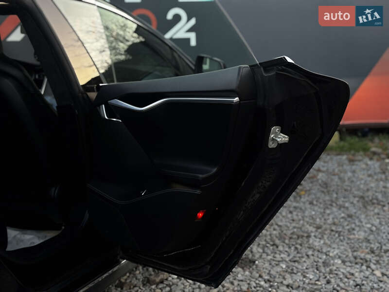 Лифтбек Tesla Model S 2015 в Львове фото 12 Лифтбек Tesla Model S 2015 в Львове