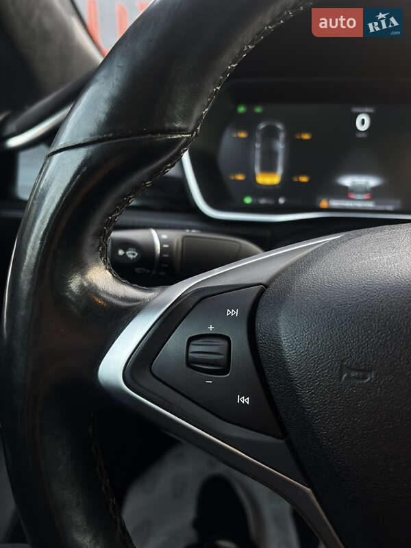 Лифтбек Tesla Model S 2015 в Львове фото 23 Лифтбек Tesla Model S 2015 в Львове