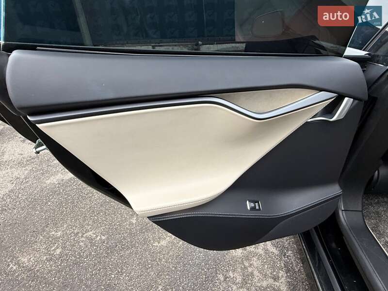 Ліфтбек Tesla Model S 2019 в Києві фото 68 Ліфтбек Tesla Model S 2019 в Києві