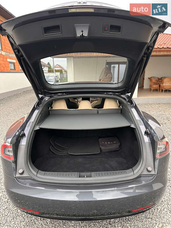 Ліфтбек Tesla Model S 2016 в Ужгороді фото 34 Ліфтбек Tesla Model S 2016 в Ужгороді