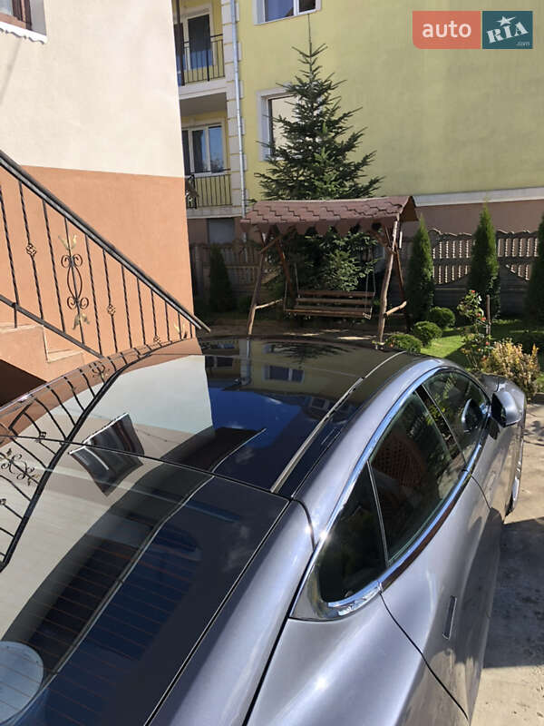 Ліфтбек Tesla Model S 2015 в Богородчанах