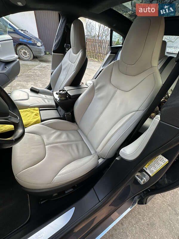 Ліфтбек Tesla Model S 2015 в Богородчанах