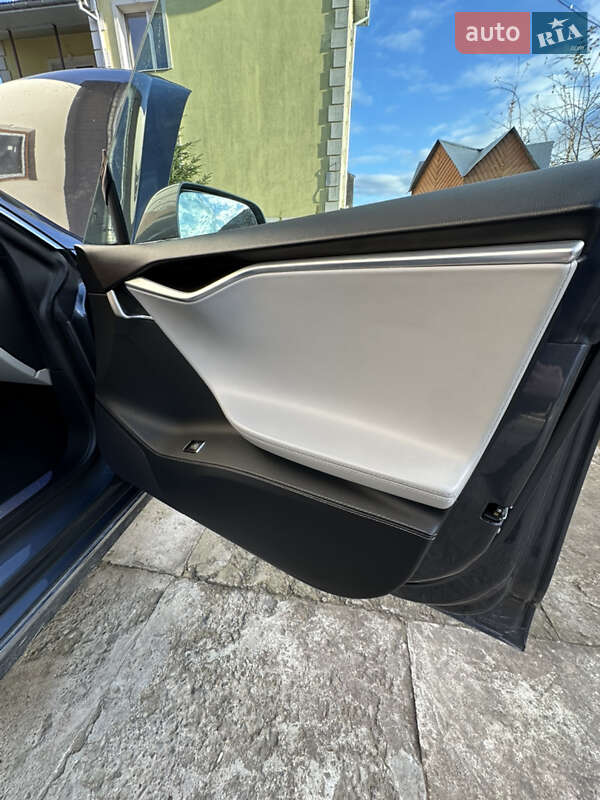 Ліфтбек Tesla Model S 2015 в Богородчанах