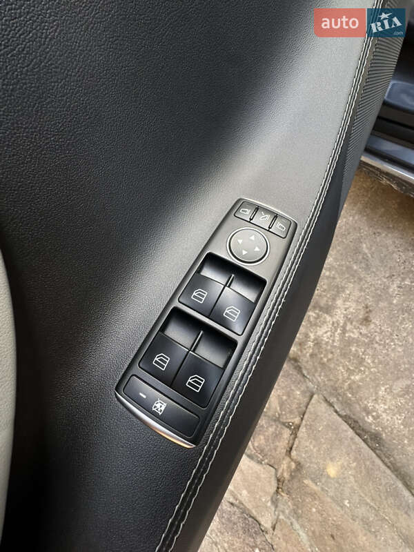 Ліфтбек Tesla Model S 2015 в Богородчанах