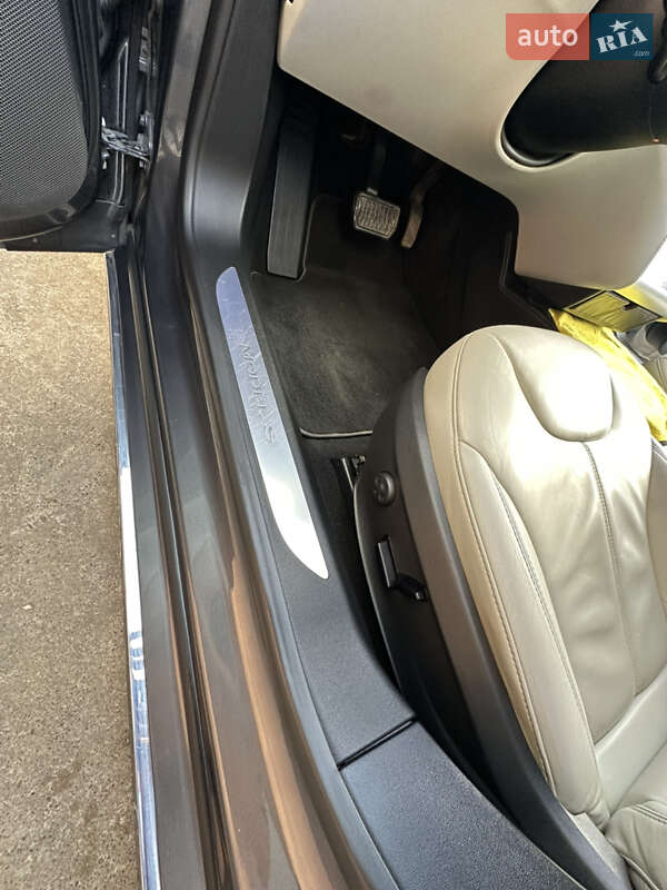 Ліфтбек Tesla Model S 2015 в Богородчанах