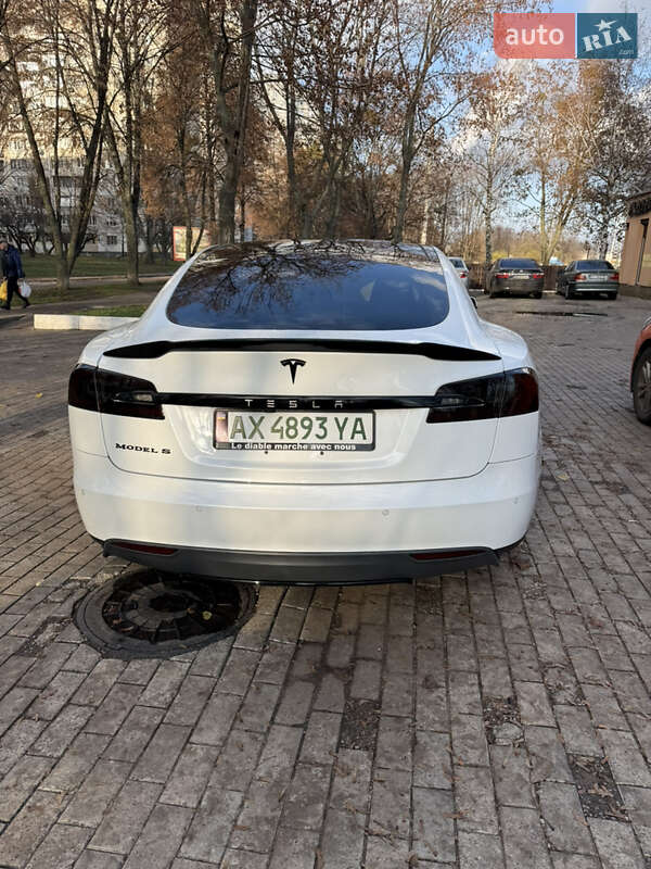 Ліфтбек Tesla Model S 2015 в Харкові фото 12 Ліфтбек Tesla Model S 2015 в Харкові