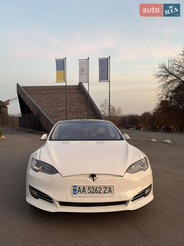 Ліфтбек Tesla Model S 2014 в Києві фото 3 Ліфтбек Tesla Model S 2014 в Києві
