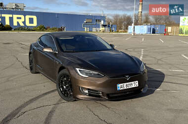 Лифтбек Tesla Model S 2014 в Днепре