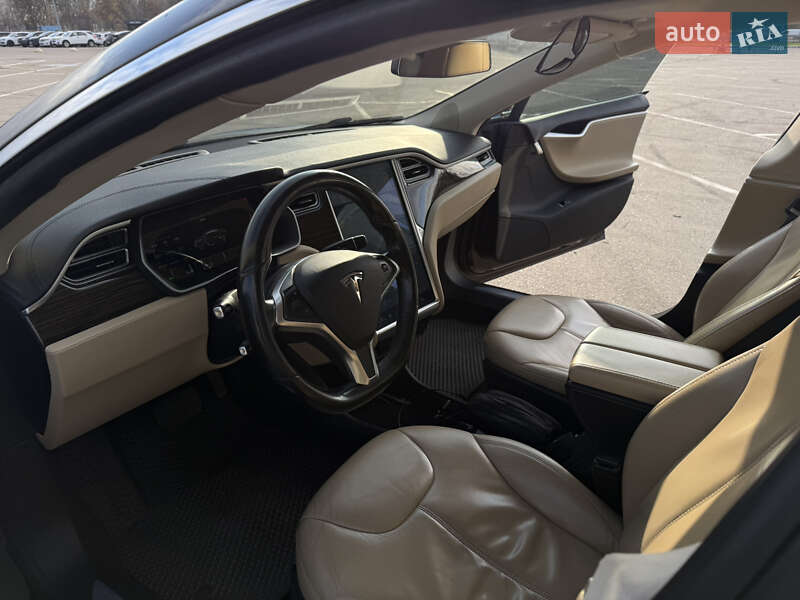 Ліфтбек Tesla Model S 2014 в Дніпрі фото 17 Ліфтбек Tesla Model S 2014 в Дніпрі