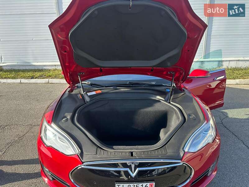 Ліфтбек Tesla Model S 2015 в Львові фото 46 Ліфтбек Tesla Model S 2015 в Львові