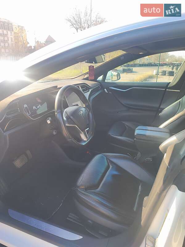 Лифтбек Tesla Model S 2015 в Николаеве фото 8 Лифтбек Tesla Model S 2015 в Николаеве